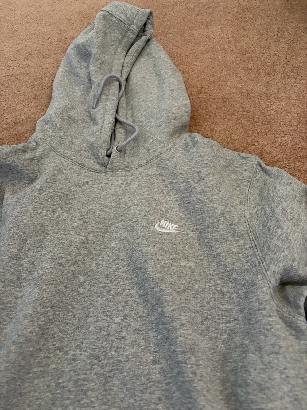 Nike Men's Heather Gray Pullover Hoodie with Embroidered Logo
